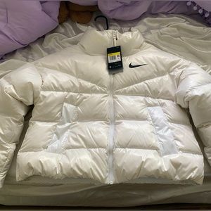 Nike S/M White Puffer Jacket